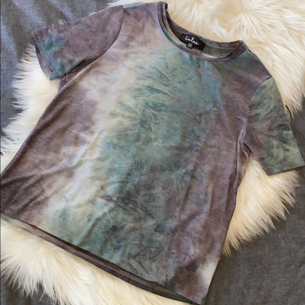 L u l u’ s • Tie dye tee